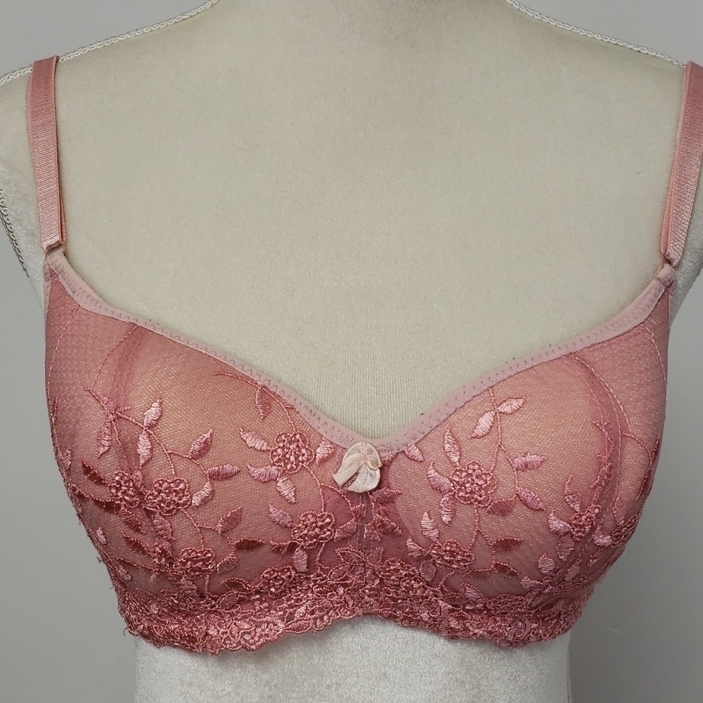 RAMPAGE Pretty Sexy Lace Pink Bra 36C Lightly Padded Underwire Gently Used